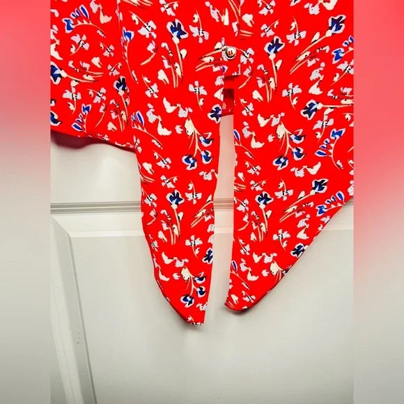 The Limited Red Floral Print Blouse Sz Petite M - Picture 4 of 10